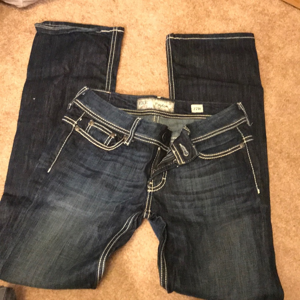 Buckle BKE Payton Jeans. dark wash Flare cut jeans